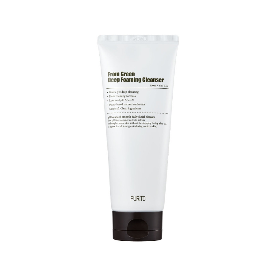 Purito From Green Deep Foaming Cleanser er en mild vannbasert rens med pH verdi på 5.5 og inneholder beroligende planteekstrakter fra kameliablad og centella asiatica.